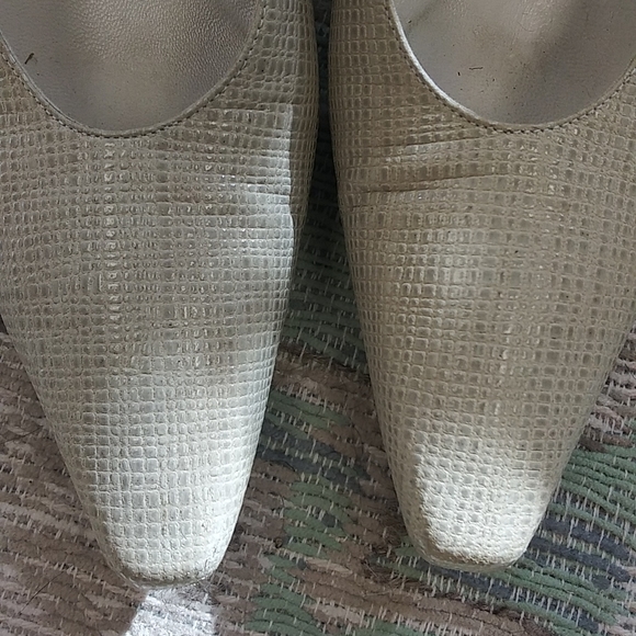Vintage Stuart Weitzman Heels - Picture 7 of 10